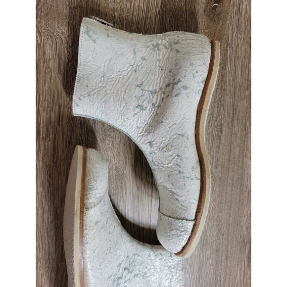 CLIFF DWELLER by CYDWOQ White Crackled Leather Boots Women's 37.5 / 7.5 - Picture 4 of 14